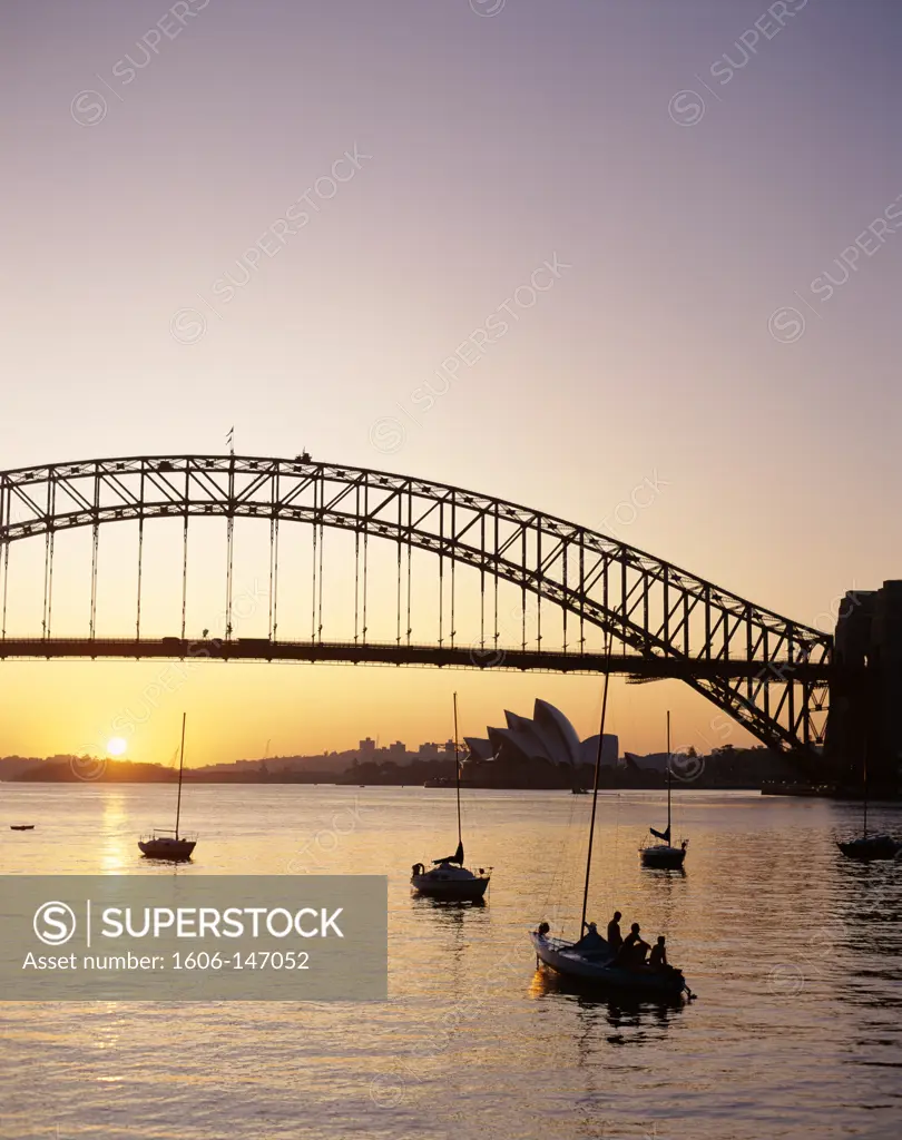 Australia, New South Wales, Sydney, Sydney Opera House & Sydney Harbour Bridge