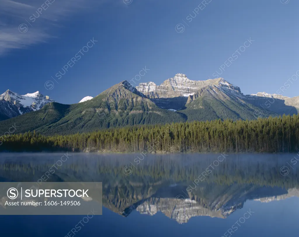 Canada, The Rockies / Alberta, Banff, Banff National Park / Herbert Lake