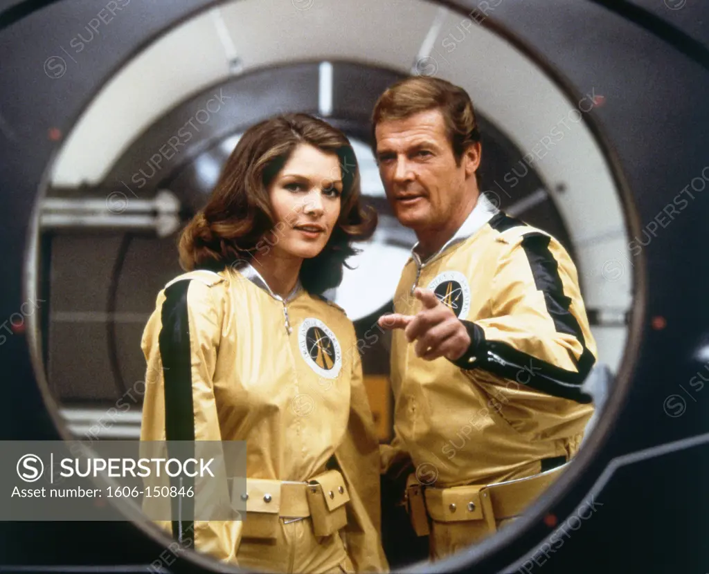 Lois Chiles, Roger Moore / Moonraker 1979 directed by Lewis Gilbert