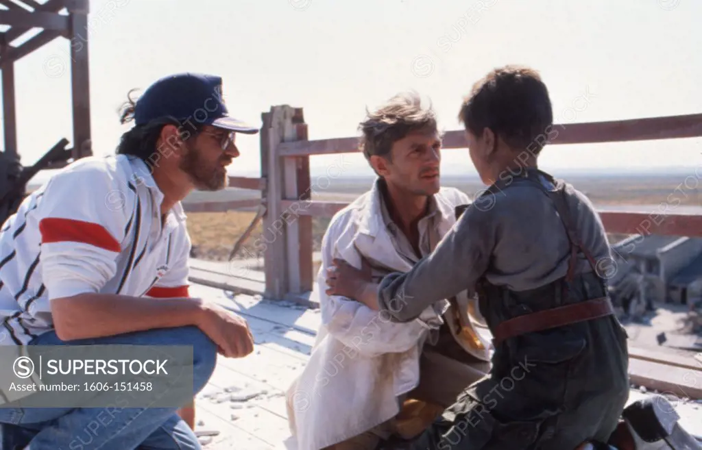 Nigel Havers, Christian Bale, Steven Spielberg / Empire of the Sun 1987 directed by Steven Spielberg