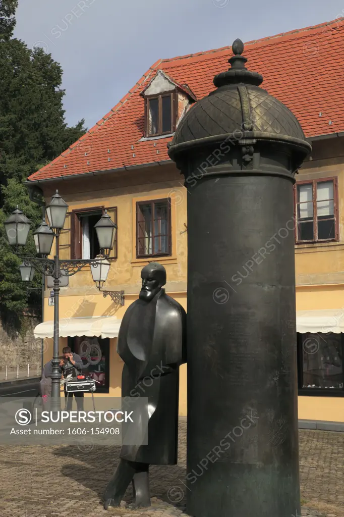 Croatia, Zagreb, street scene, statue, architecture,