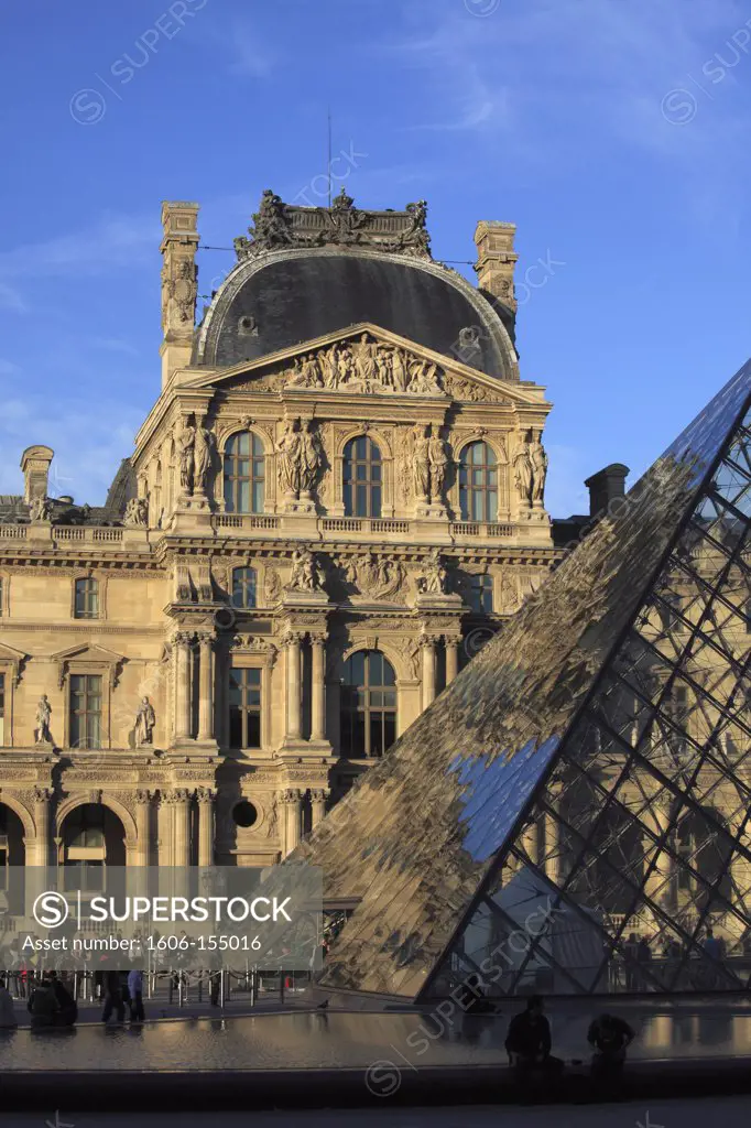 France, Paris, Louvre palace, museum, Cour Napoléon, Pyramide,