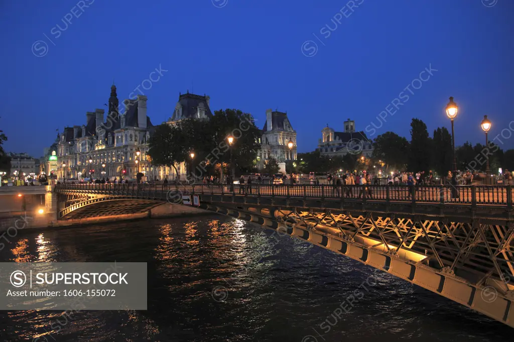 France, Paris, Hôtel de Ville, City Hall, Pont d'Arcole bridge, Seine River,