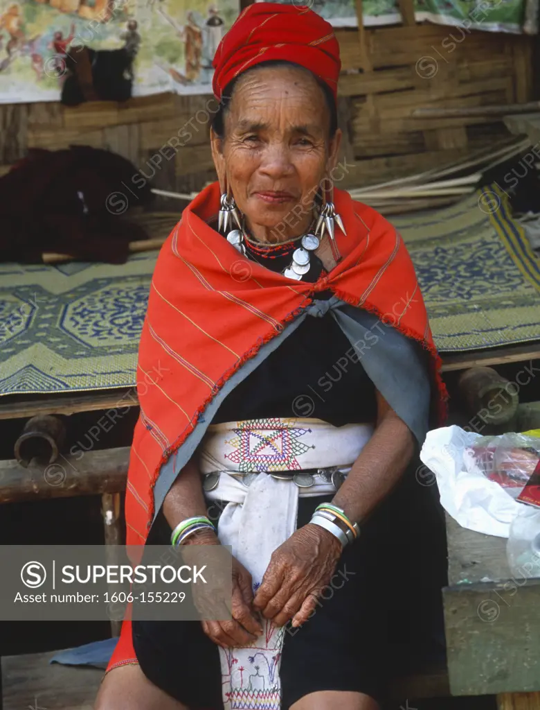 Thailand, Mae Hong Son, Nai Soi, Karen tribeswoman,