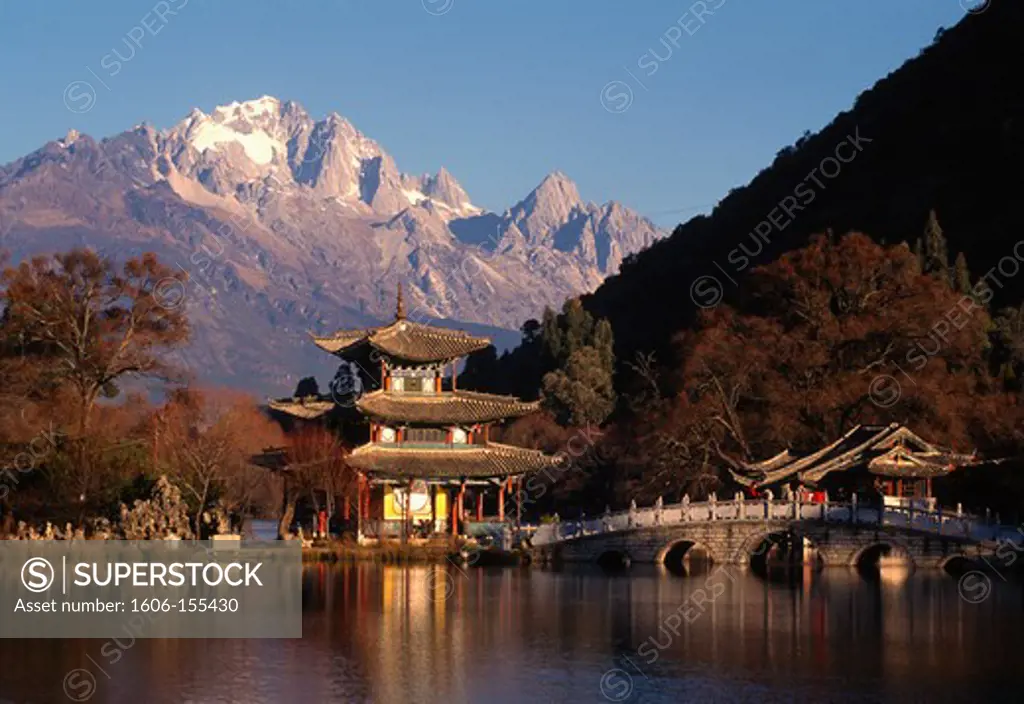 China, Yunnan, Lijiang, Black Dragon Pool, Jade Dragon Snow Mountain,