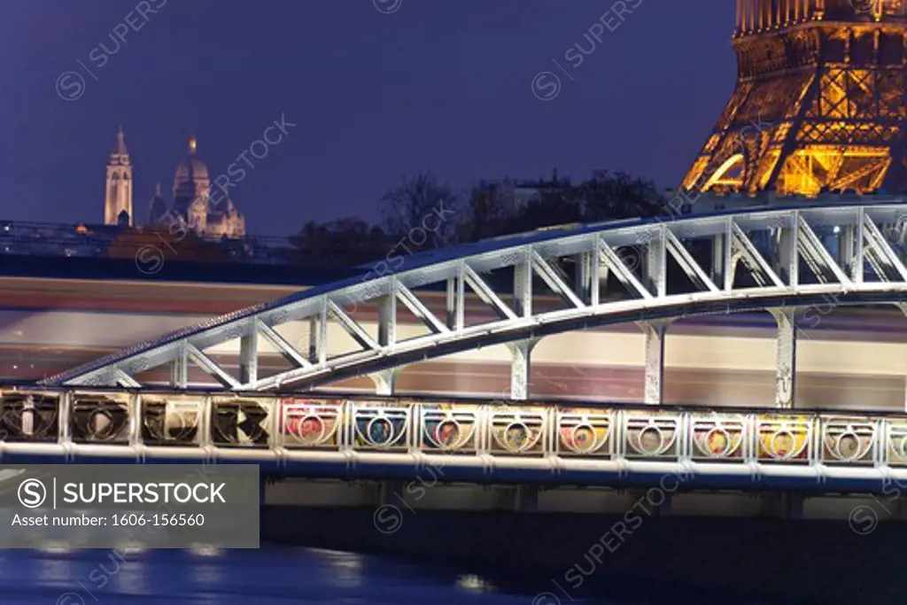 France, Paris, Eiffel Tower, Bir hakeim bridge over the Seine river