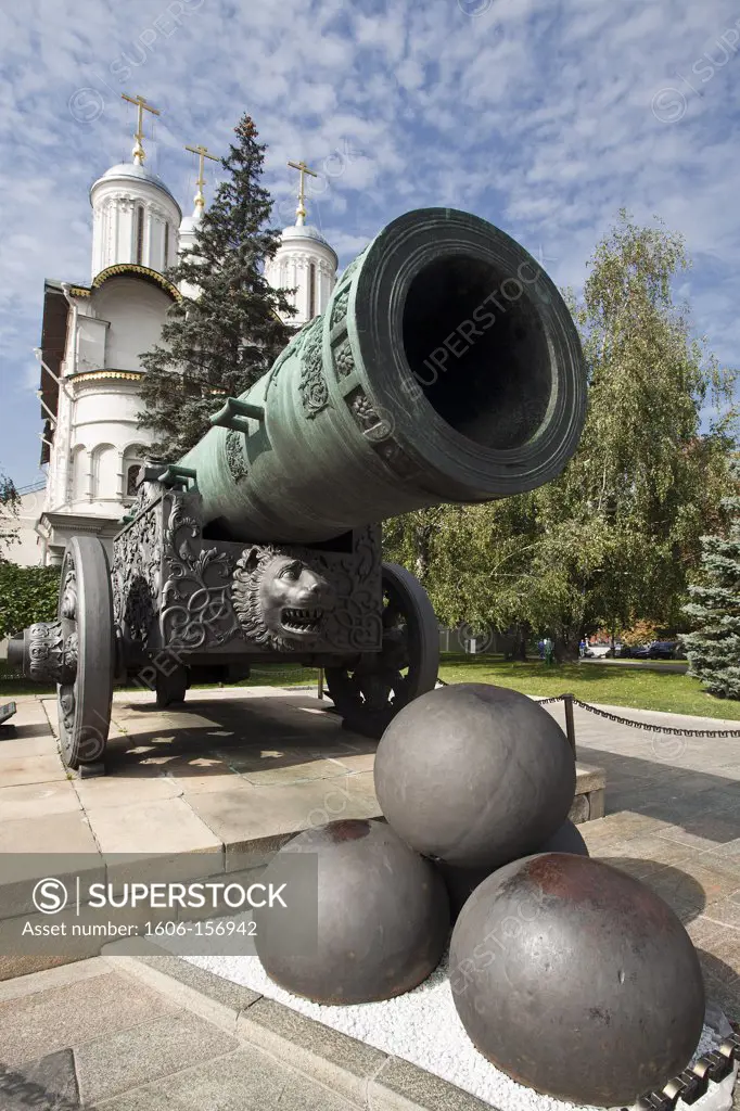 Rusia, Moscow City ,Inside the Kremlin , (The Tsar Cannon) Ivan«s Cannon at Ivanovskaya Square