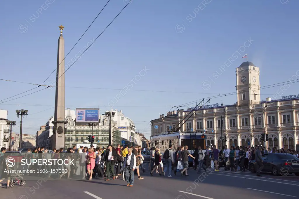 Rusia , San Petersburg City, Nevsky Prospect Avenue., Vosstaniya Square and Moscow Station.