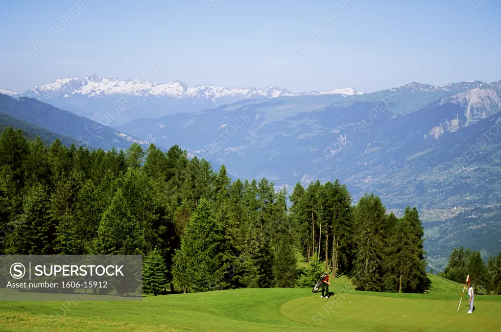 France, Rhône-Alpes, Savoie, Les Arcs 1800, golf