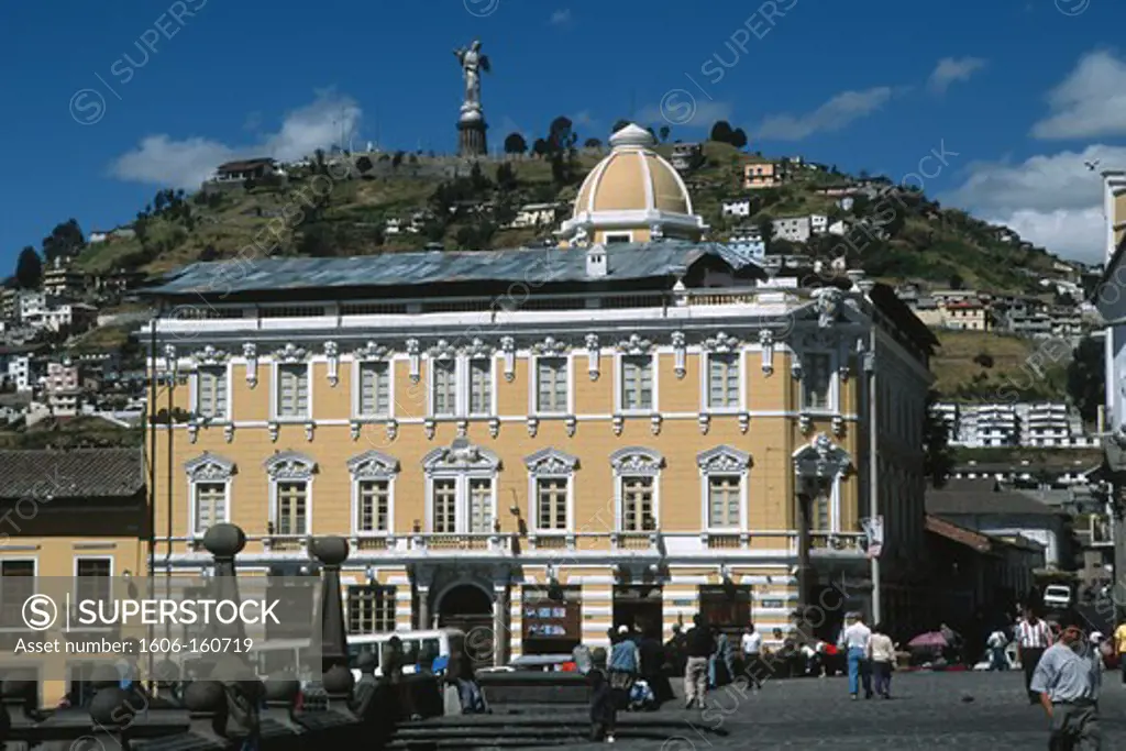 Ecuador, Quito, Plaza de San Francisco, El Panecillo Hill,