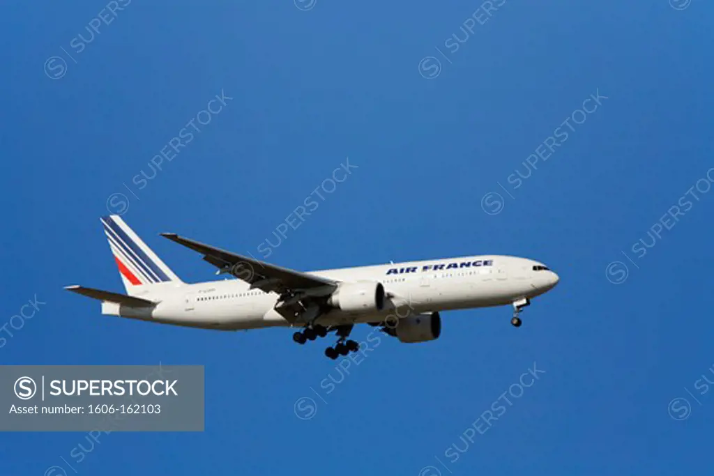 Roissy Charles de Gaulle, easyJet aircraft at flight, Boeing 777 Air France, blue sky