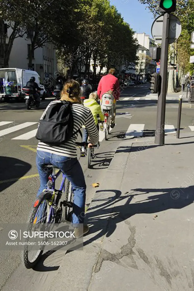 France, Ile-de-France, Capital, Paris, 4th, City center, Cyclists