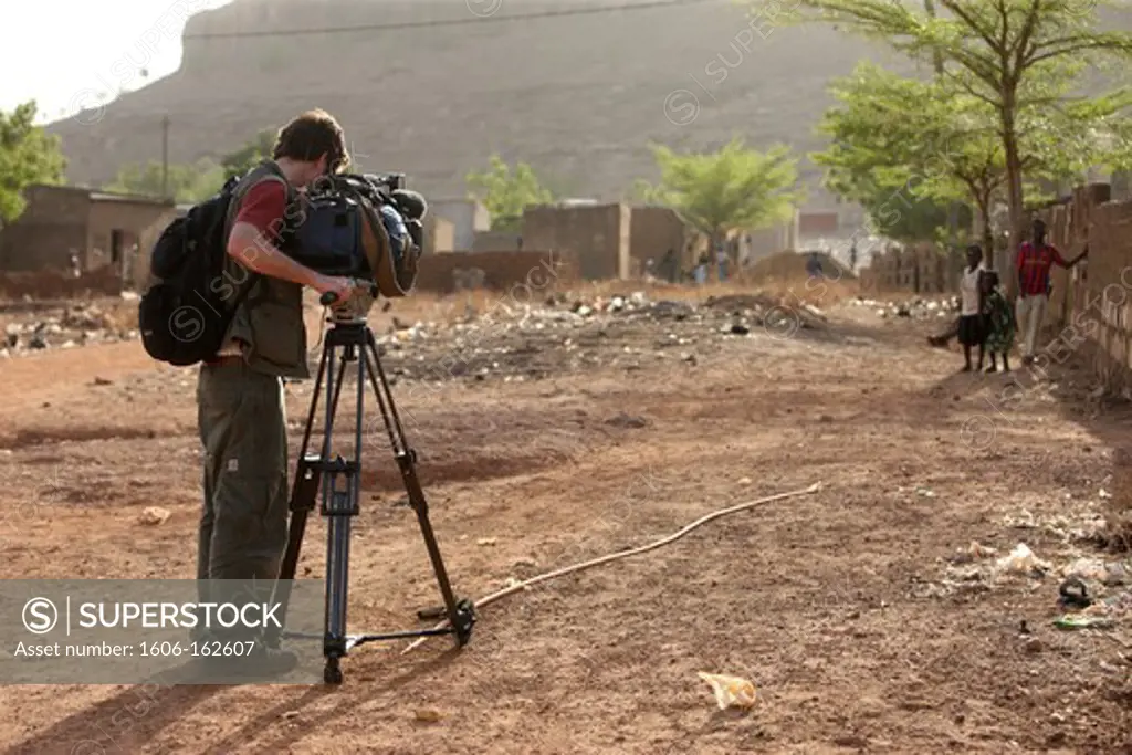 Cameraman in Africa. Bamako. Mali. (Bamako, Mali)