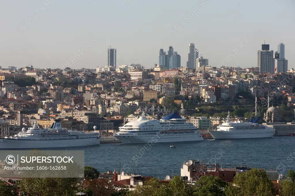 Overview of the Bosphorus. Istanbul. Turkey. (Istanbul, Marmara, Turquie)