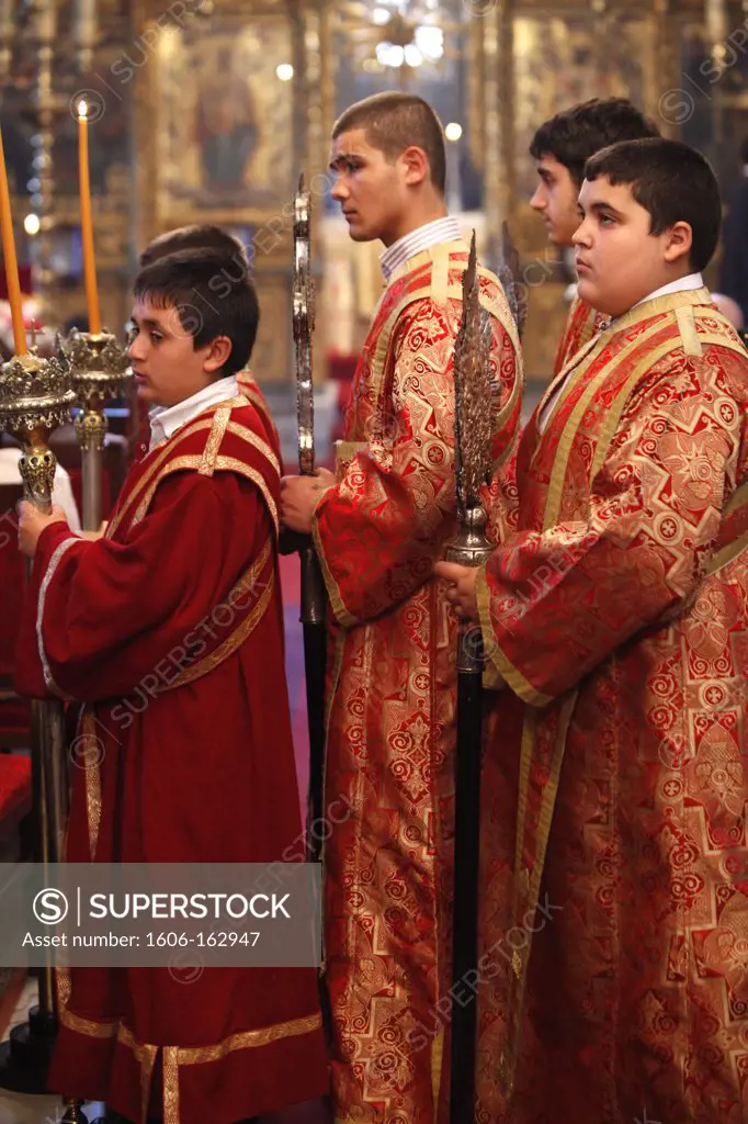 Sunday mass in St. George's Greek Orthodox church - altar boys . Istanbul. Turkey. (Istanbul, Marmara, Turquie)