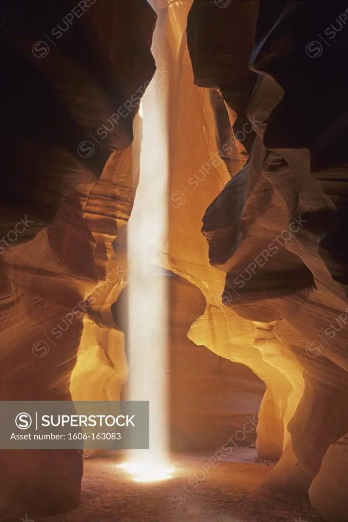 Arizona,Glen Canyon, Antelope Canyon, rays of light in the interior of the canyon