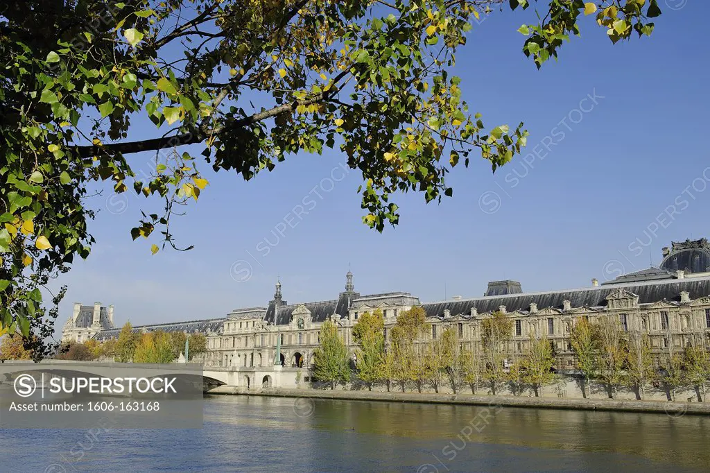 France, Ile-de-France, Paris, 1st, Bank of the Seine, Musée du Louvre, Carrousel Bridge
