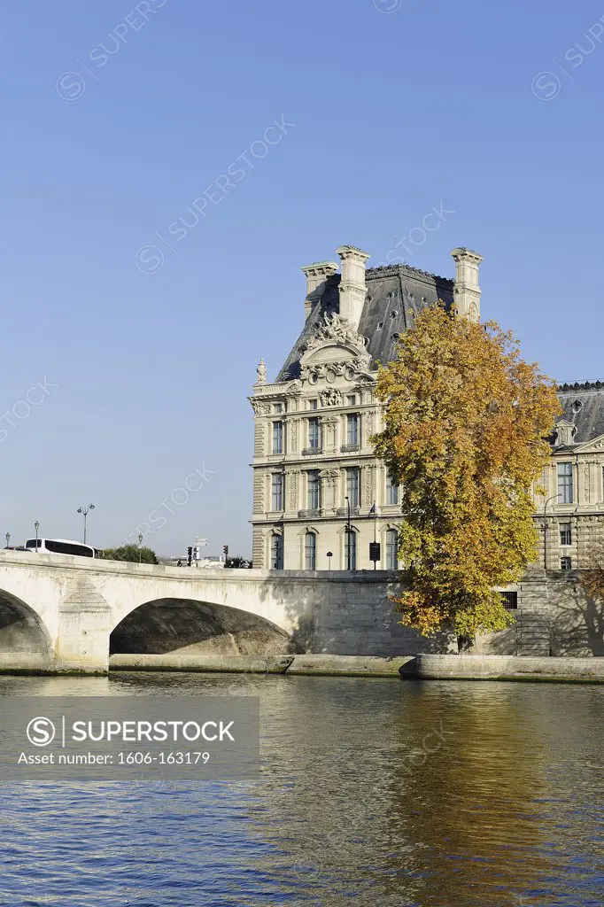 France, Ile-de-France, Paris, 1st, Bank of the Seine, Musée du Louvre, Royal Bridge