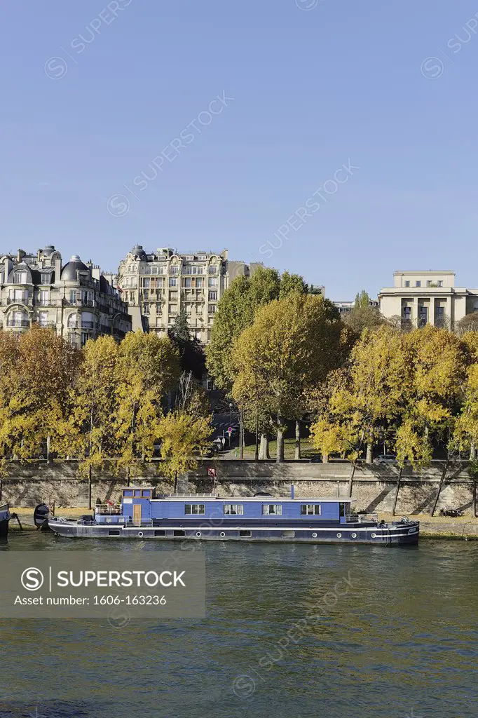 France, Ile-de-France, Paris, 16th, Bank of the Seine, River, Barges