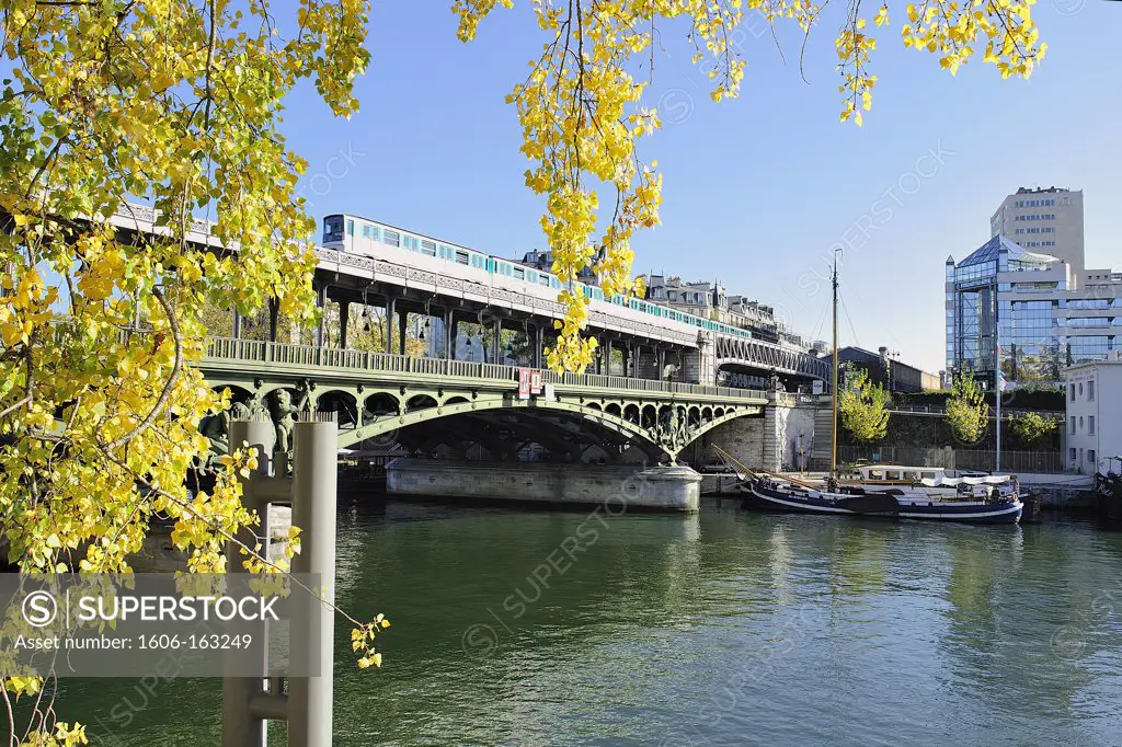 France, Ile-de-France, Paris, 15th, Bank of the Seine, Bridge(Deck) Bir-Hakeim, Elevated railway
