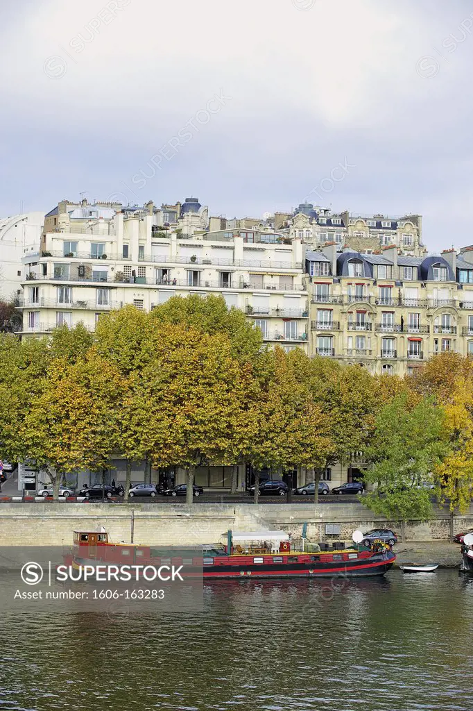 France, Ile-de-France, Paris, 16th, Bank of the Seine