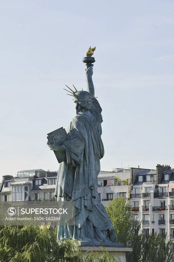 France, Ile-de-France, Paris, 16th, Bank of the Seine, Path of Swans, Statue of Liberty