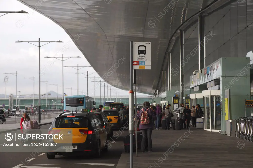 Spain, Catalonia, Barcelona International airport (Terminal T1) at El Prat de Llobregat