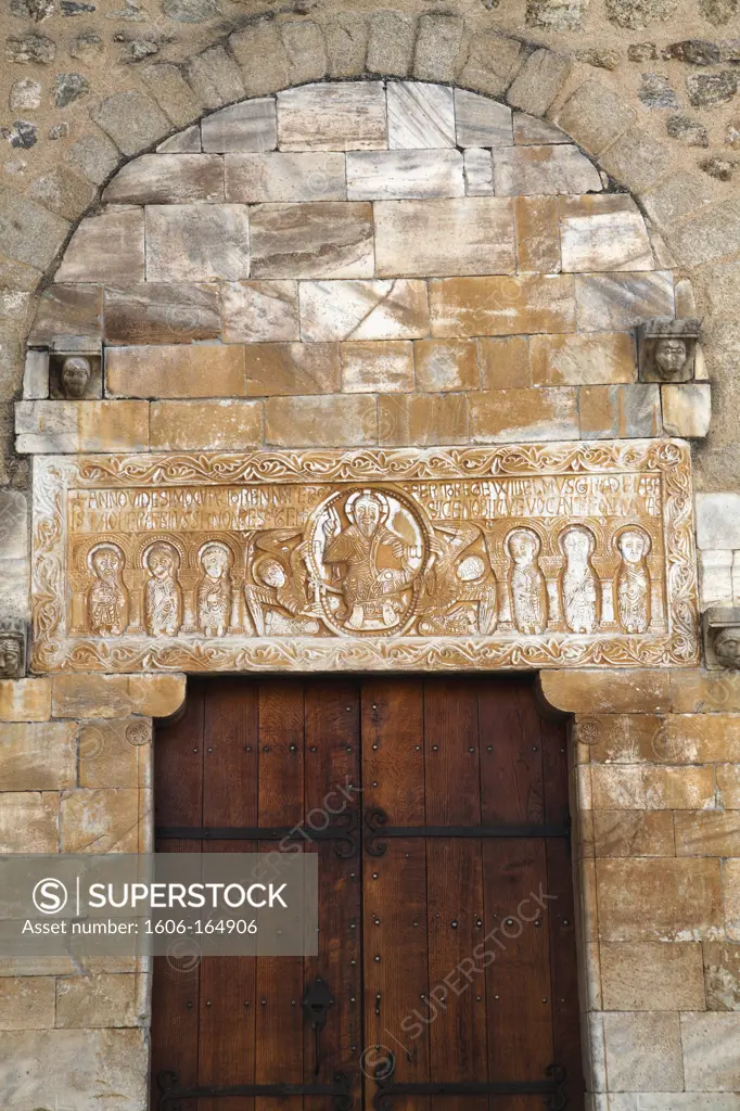 France, Languedoc Roussillon, Pyrenees Orientales (66), Saint Genis des Fontaines abbey (11th century), abbatial church gate