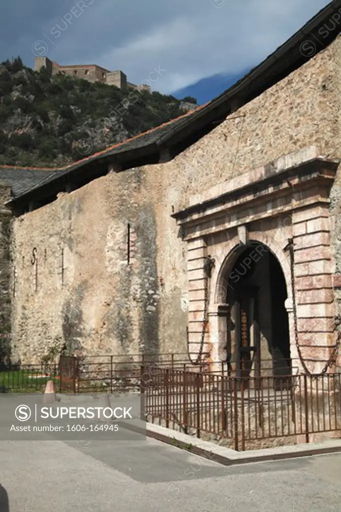 France, Languedoc Roussillon, Pyrenees Orientales (66), Villefranche de Conflent, ( Tet valley), spain gate