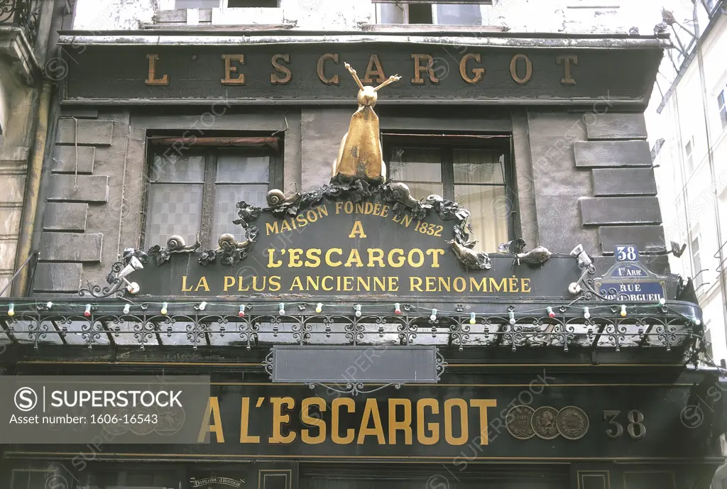 France, Paris, rue Montorgueil, front of "A l'Escargot" restaurant, golden snails