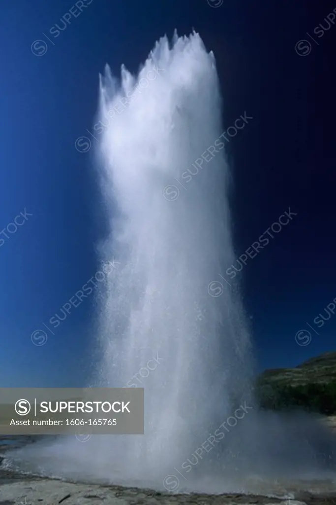 Iceland, Landmannalaugar, Geysir geyser