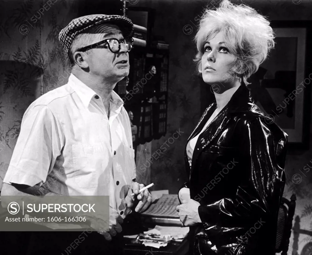 On the set, Billy Wilder and Kim Novak , Kiss Me, Stupid  , 1964 directed by Billy Wilder United Artists