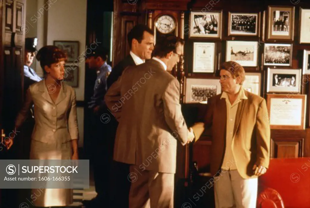 Jay O. Sanders, Kevin Costner and Joe Pesci , JFK , 1991 directed by Oliver Stone WARNER BROS. PICTURES