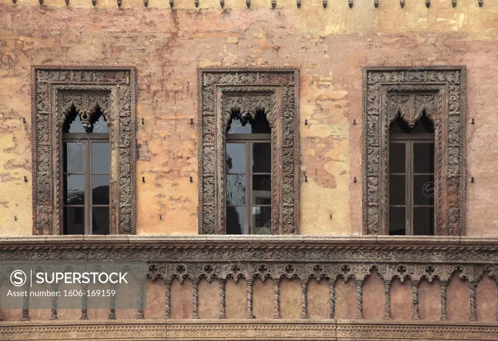 Italy, Lombardy, Mantova, windows, architecture detail,