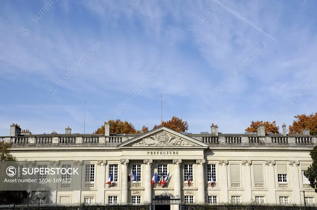 France, 44, Nantes, Pediment of the Prefecture, French flag