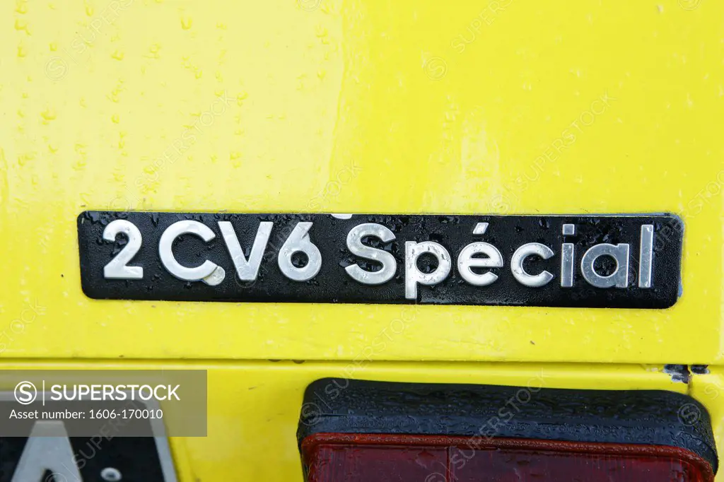 Yellow 2CV Citroen, detail