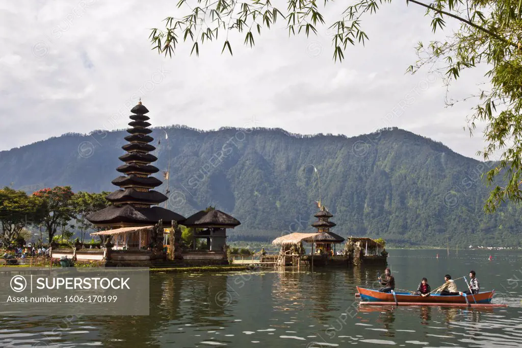 Indonesia-Bali Island-Bedugul City-Bratan Lake-Pura Ulum-Danu Temple