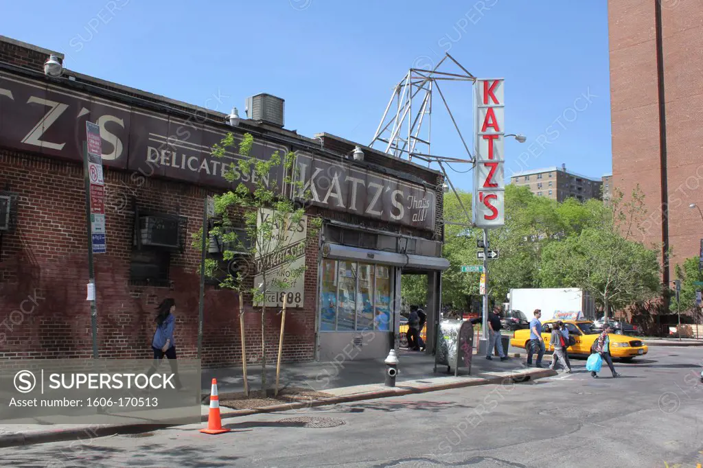USA, New York City, Manhattan, Lower East Side, the famous jewish deli restaurant katz's, street scenes