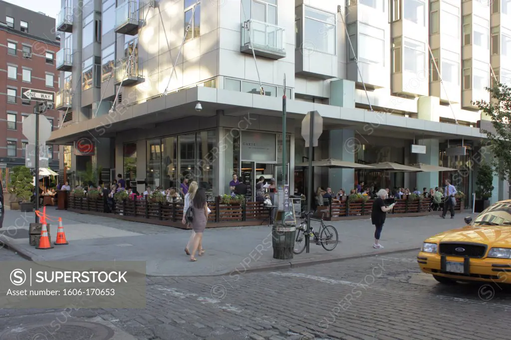 USA, New York City; Manhattan, Meatpacking District, 9th avenue & 13th street, restaurant, street scenes
