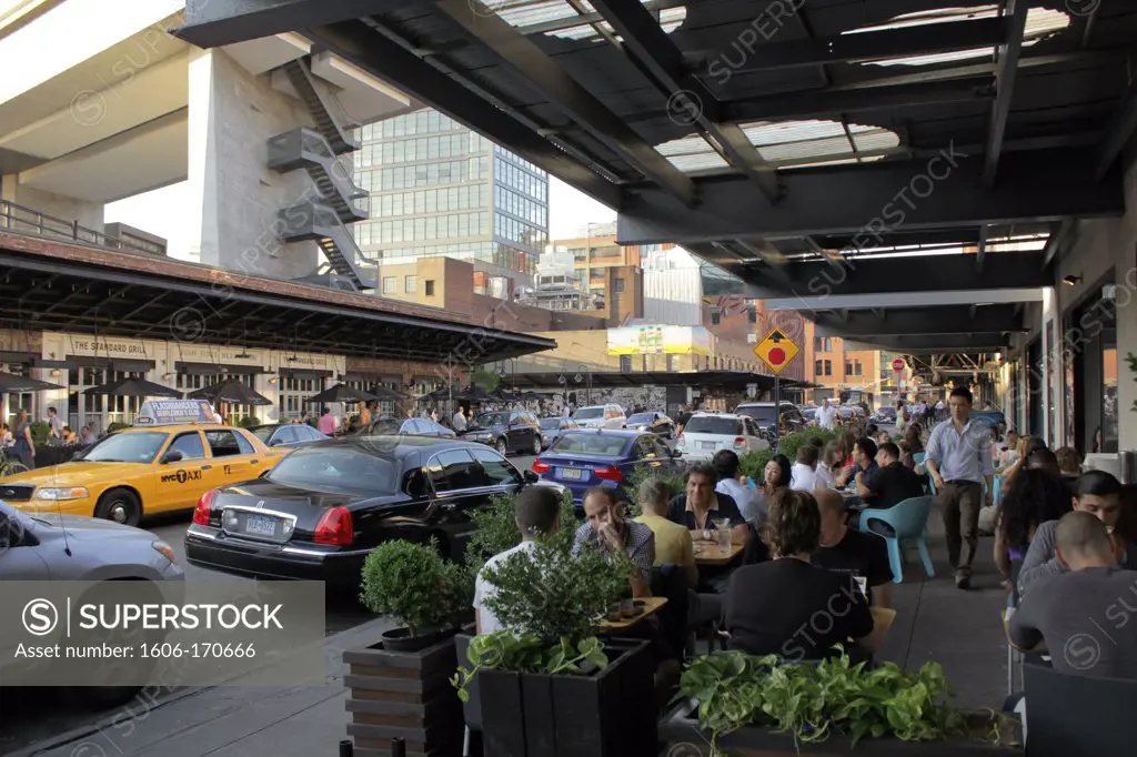 USA, New York City; Manhattan, Meatpacking District, 12th street & Washington street, restaurant, street scenes