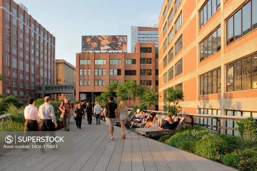 USA, New York City; Manhattan, High Line, street scenes