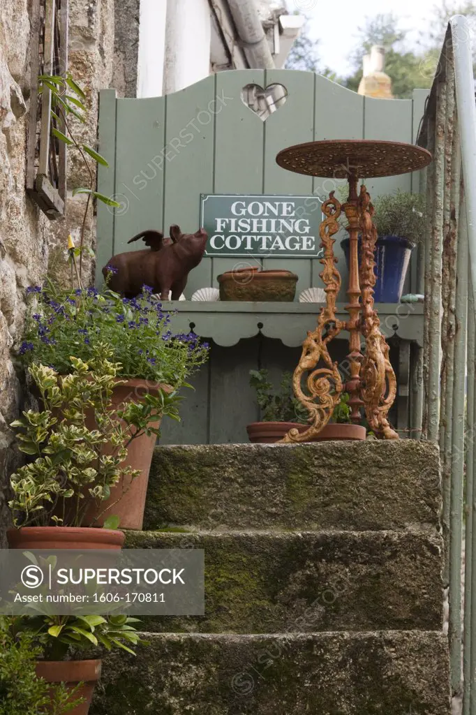 England, Cornwall, Mousehole, Gone Fishing Cottage staircase