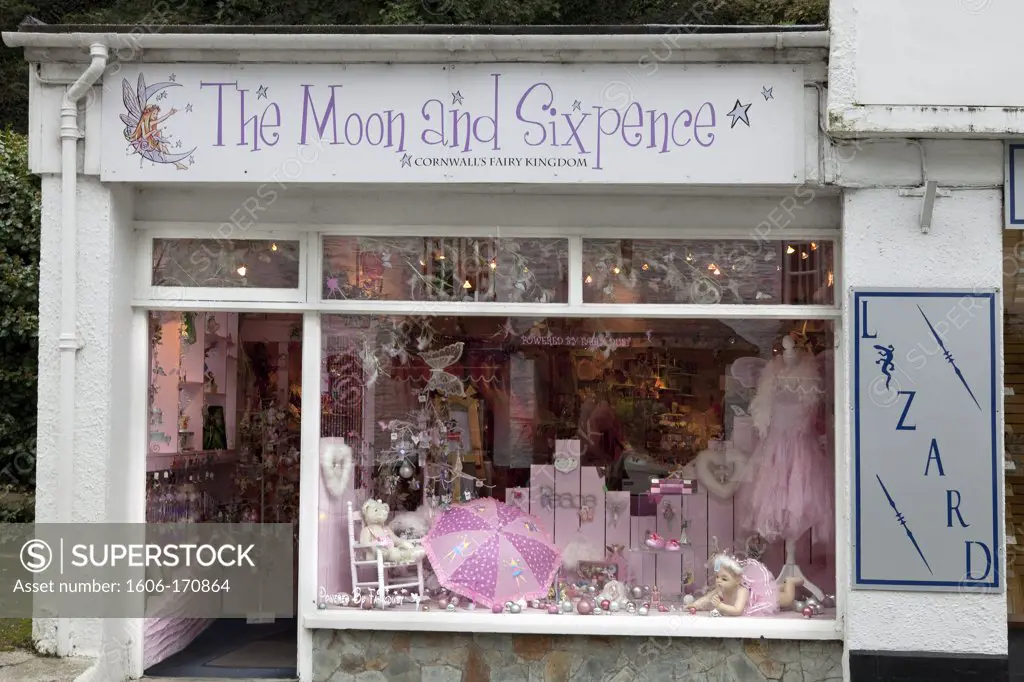 U.K,Cornwall,Polperro,The Moon and Sixpence store