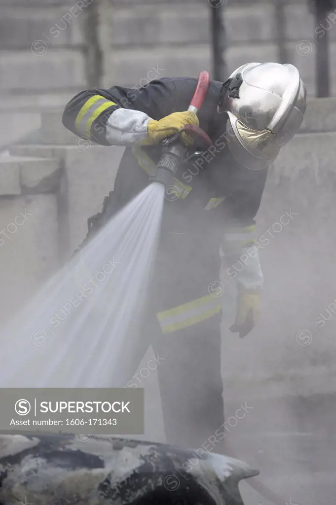 France, Paris, Bercy, fireman at work