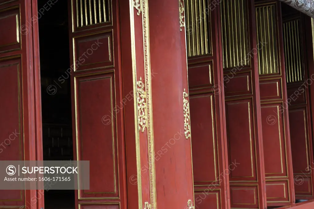 Asia, Southeast Asia, Vietnam, Centre region, Hue, Citadel, Imperial Town, close up of the doors of the Resurrection temple