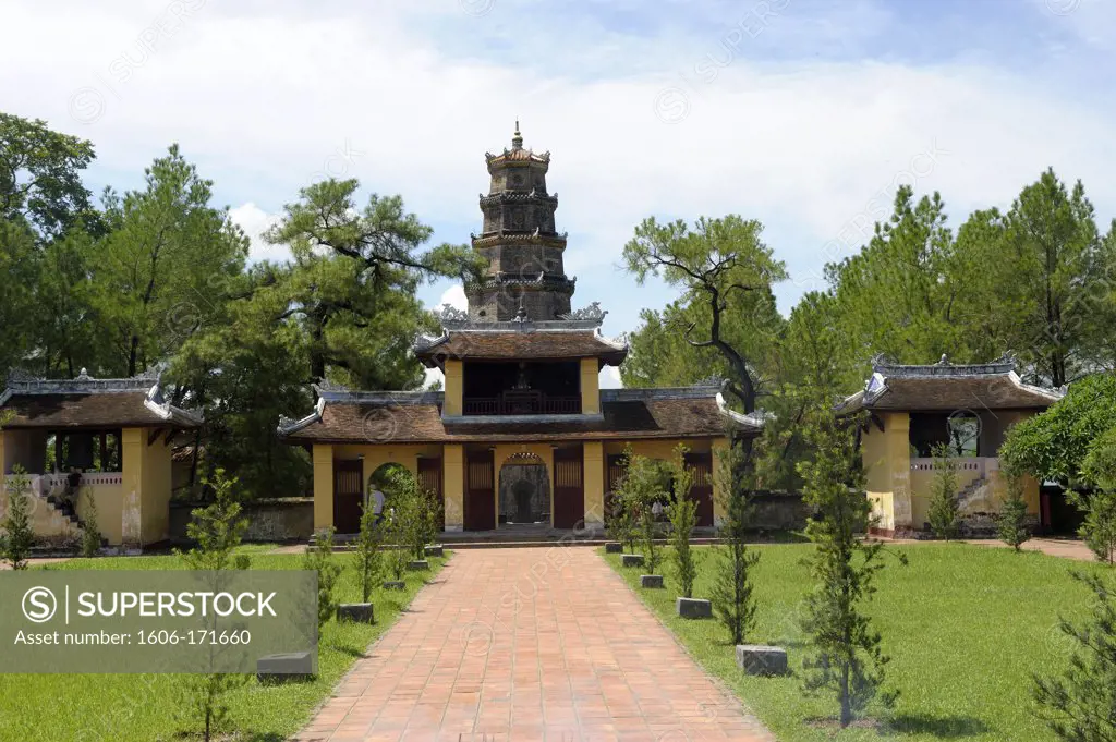 Asia, Southeast Asia, Vietnam, Centre region, Hue, Thien Mu Pagoda