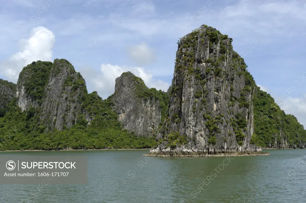 Asia, Southeast Asia, Vietnam, Halong bay, limestone islet