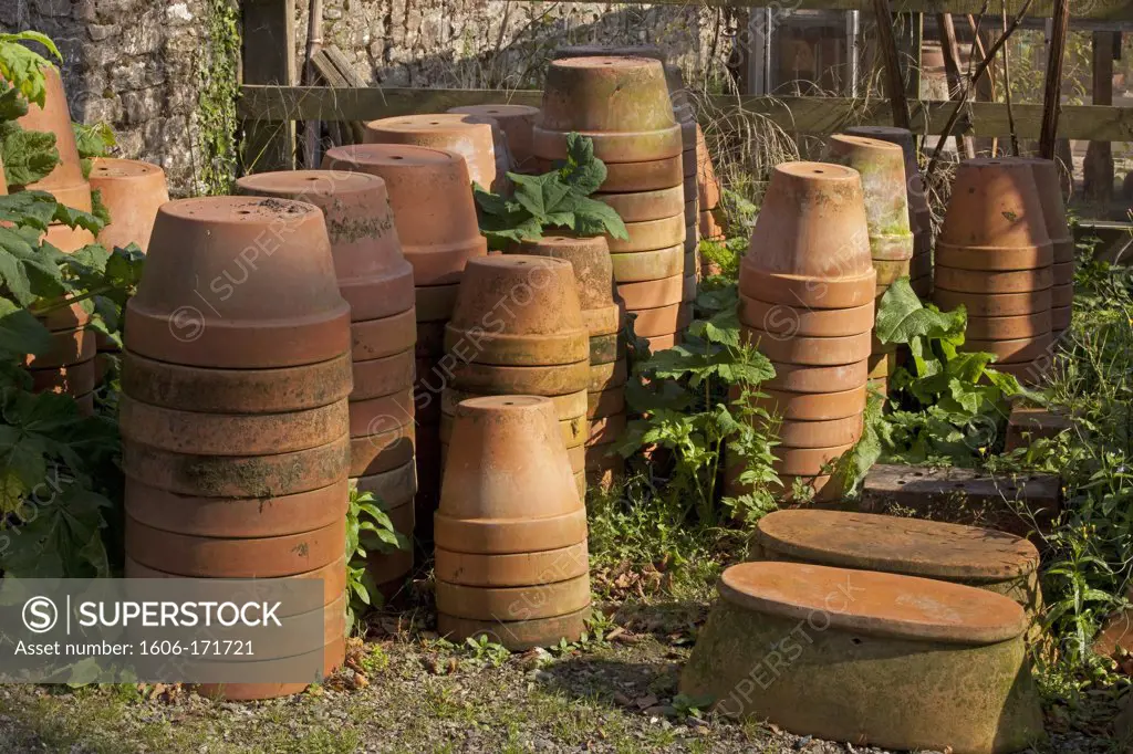 U.K Cornwall,The Lost Gardens of Heligan,flower pots