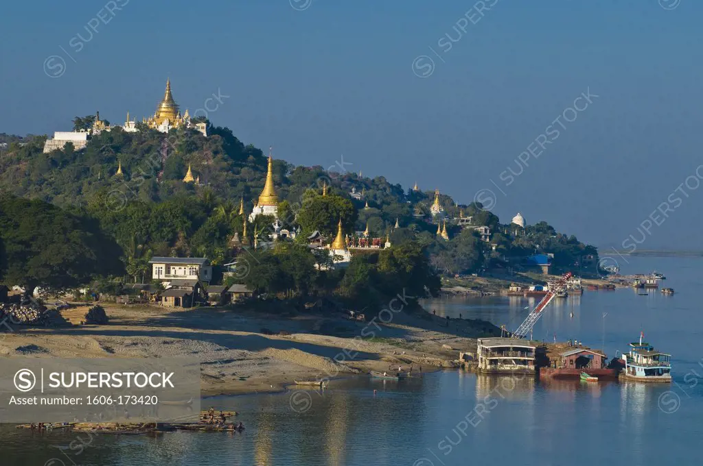 Myanmar (Burma), Sagaing State, Sagaing, Sagaing Hill, the Shin Pin Nan Kyain and Soon U Po Nya Shin Pagodas looking over the Ayeyarwady river (Irrawaddy)