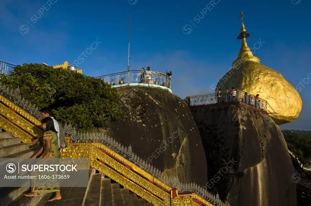 Myanmar (Burma), Mon State, Kyaiktiyo, Golden Rock, with the paya Shwedagon of Yangon and the paya Mahamuni of Mandalay, this Buddhsit site is one of the most revered in Myanmar, on the top of Kyaikto Mount (1100 meters high), this rock of 611,45 tons top